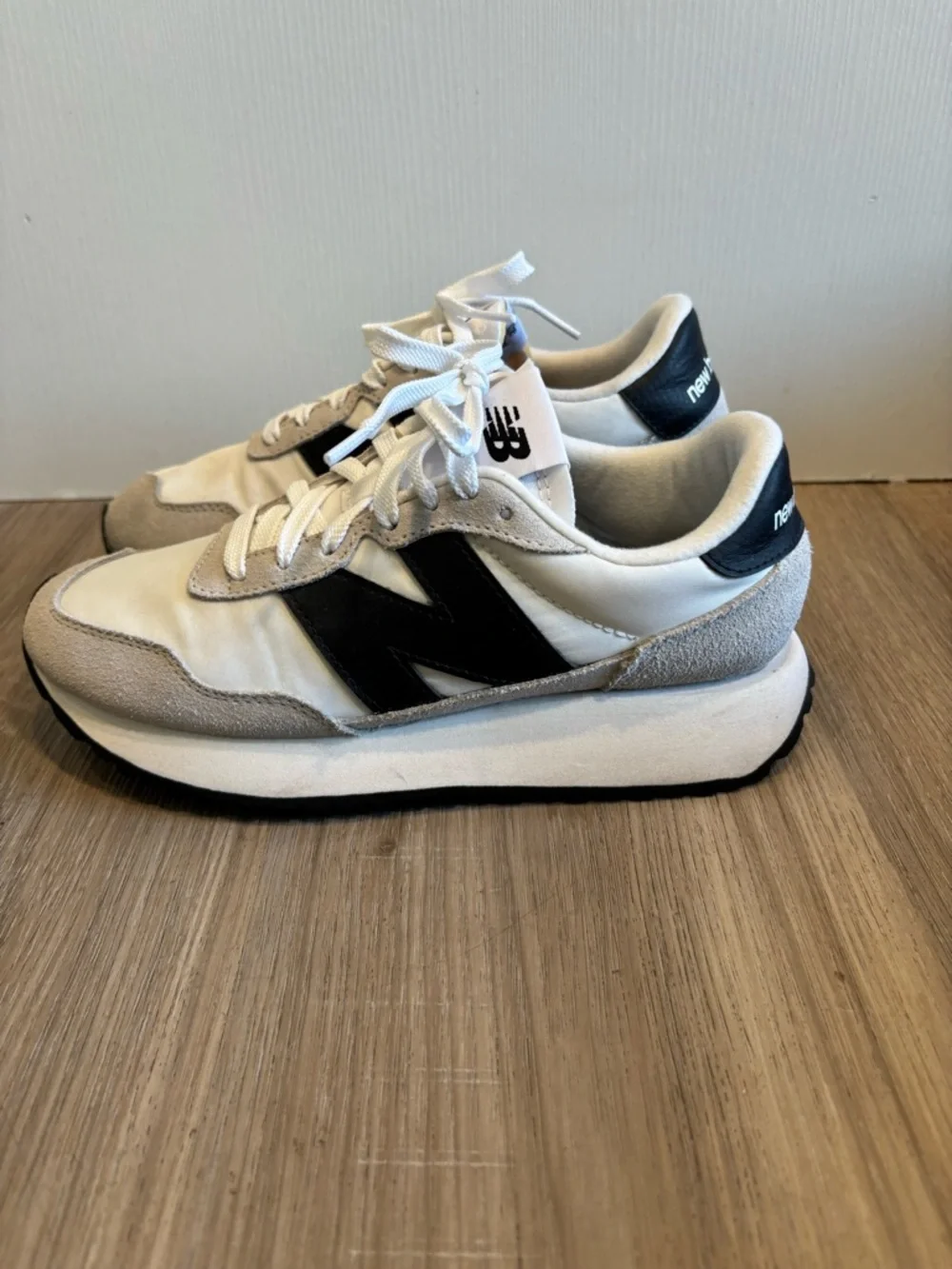 Sold - Picture 3 of 6